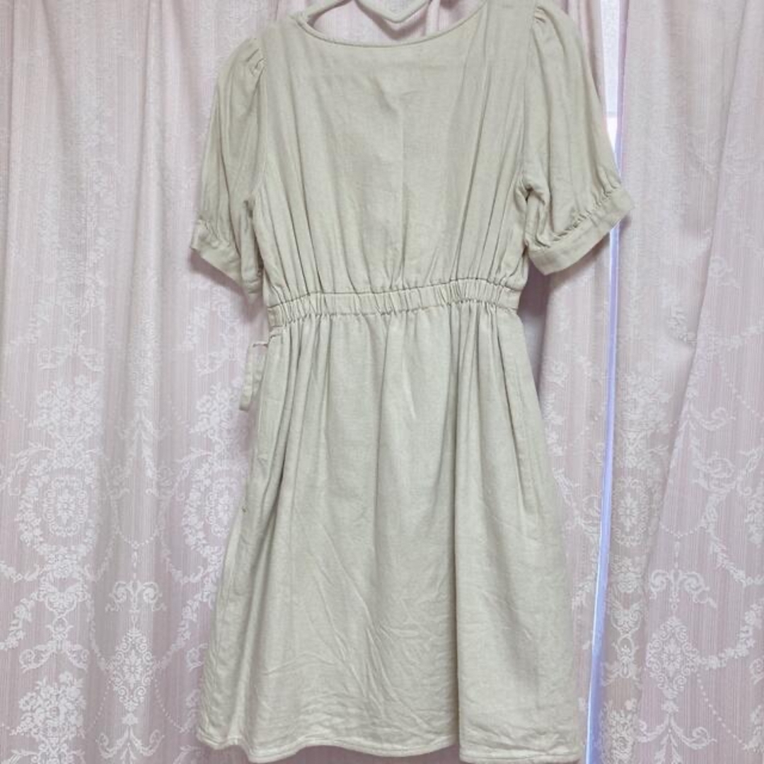 MAJESTIC LEGON(マジェスティックレゴン)のマジェスティックレゴン　ワンピース　MAJESTIC LEGON 夏服　デート服 レディースのワンピース(ひざ丈ワンピース)の商品写真