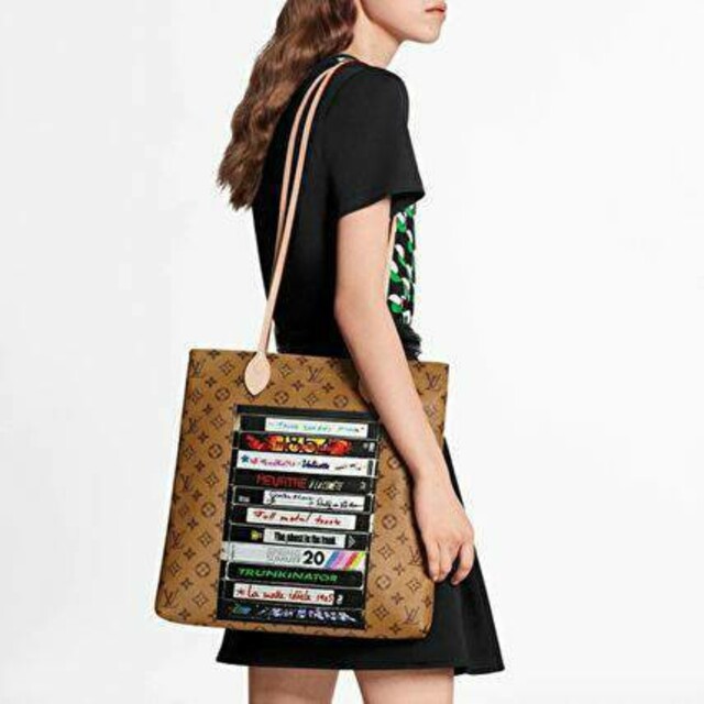 超高品質で人気の LOUIS VUITTON - 非常に入手困難‼️正規【日本完売コレクション品AW2021 LVバッグ】 トートバッグ 超高品質で人気の LOUIS VUITTON - 非常に入手困難‼️正規【日本完売コレクション品AW2021 LVバッグ】 トートバッグ