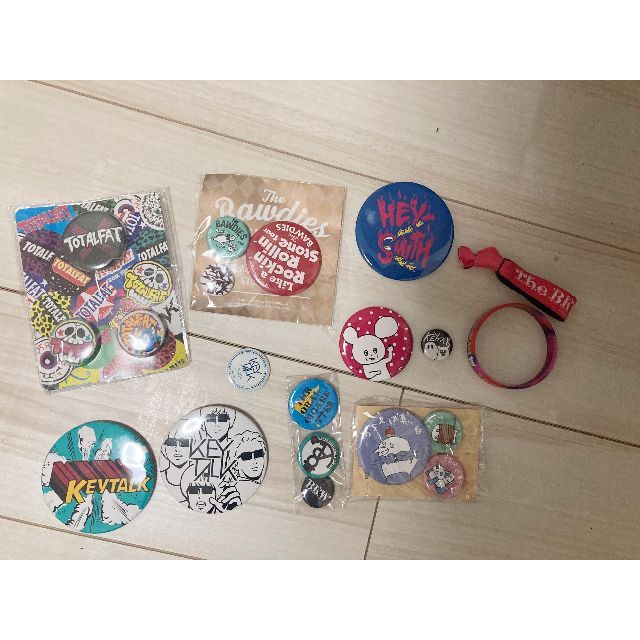 各種バンド缶バッチなど www.krzysztofbialy.com