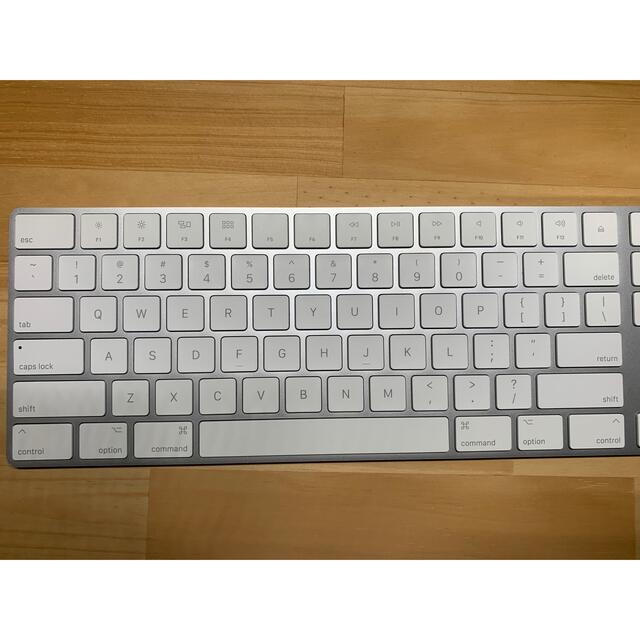 Apple(アップル)のApple Magic Keyboard テンキー付き（US配列） スマホ/家電/カメラのPC/タブレット(PC周辺機器)の商品写真