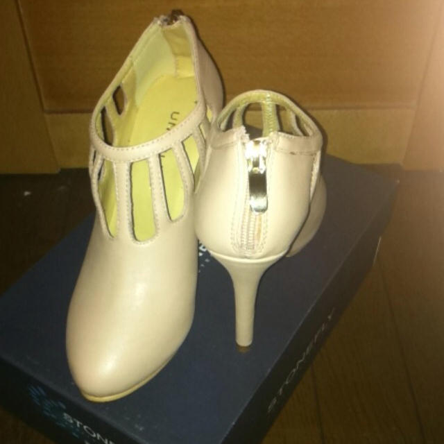 UNRELISHブーティ レディースの靴/シューズ(ハイヒール/パンプス)の商品写真