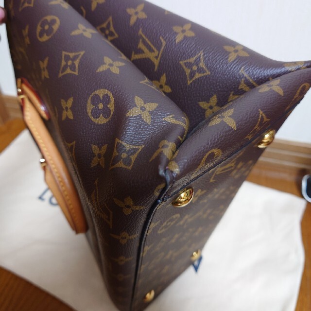 LOUIS VUITTON(ルイヴィトン)のルイ・ヴィトン◆2ウェイフラワートートバック中古 レディースのバッグ(トートバッグ)の商品写真