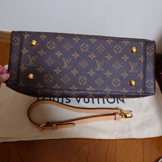 LOUIS VUITTON(ルイヴィトン)のルイ・ヴィトン◆2ウェイフラワートートバック中古 レディースのバッグ(トートバッグ)の商品写真