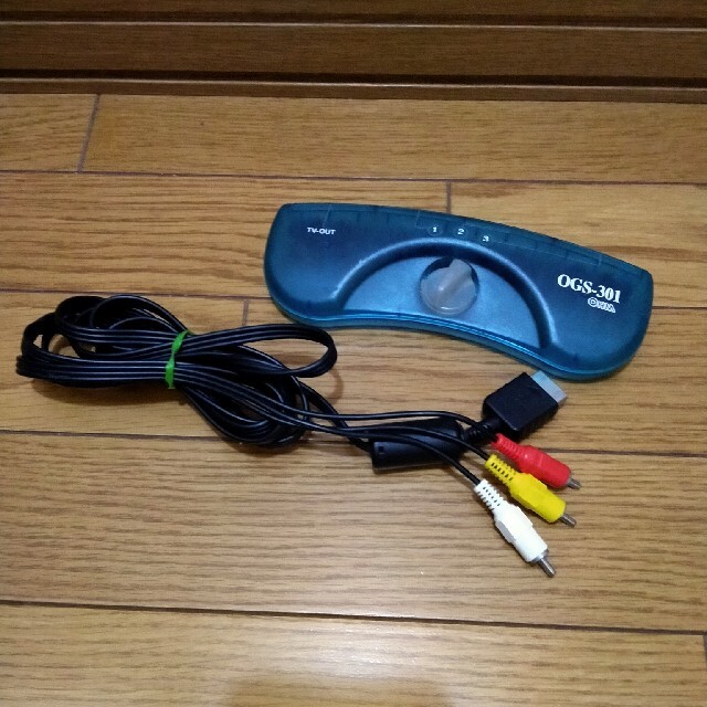 PlayStation2(プレイステーション2)の☆PS2 接続コード＆ビデオコードセレクター分配器 エンタメ/ホビーのゲームソフト/ゲーム機本体(その他)の商品写真