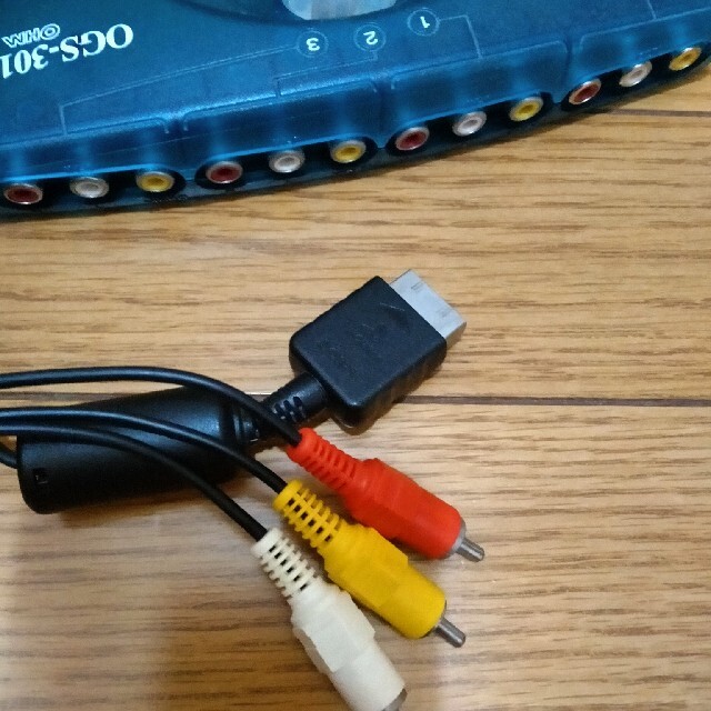 PlayStation2(プレイステーション2)の☆PS2 接続コード＆ビデオコードセレクター分配器 エンタメ/ホビーのゲームソフト/ゲーム機本体(その他)の商品写真