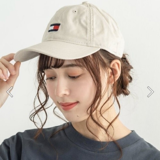 TOMMY HILFIGER(トミーヒルフィガー)のTOMMY HILFIGER キャップ ベージュ トミーヒルフィガー 帽子 レディースの帽子(キャップ)の商品写真