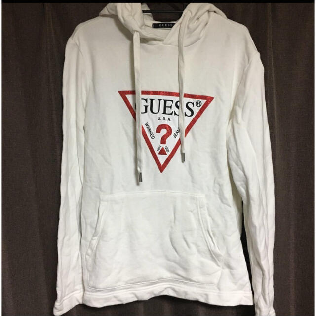 GUESS(ゲス)のGUESS スウェット　パーカー　白 メンズのトップス(パーカー)の商品写真