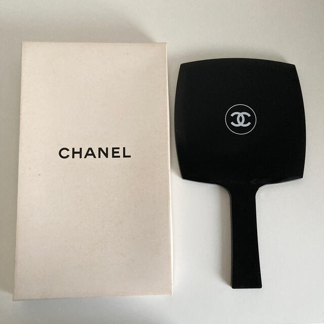 CHANEL(シャネル)の新品!!シャネル ハンドミラー♡ノベルティ 鏡 非売品 レディースのファッション小物(ミラー)の商品写真