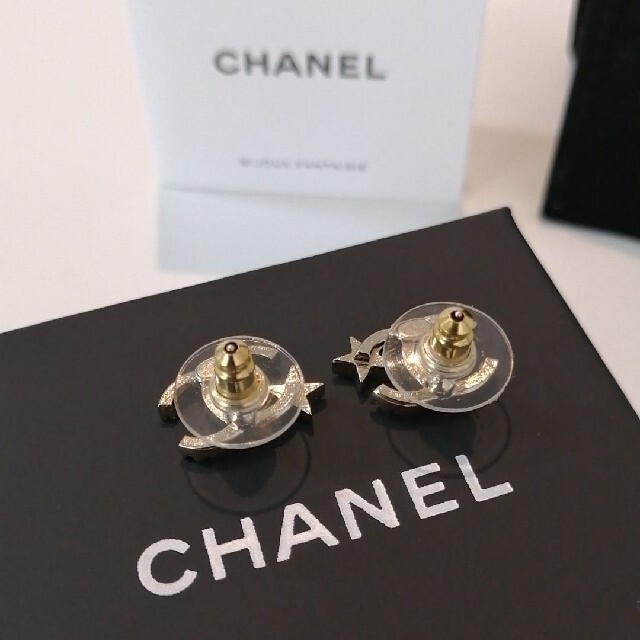 CHANEL - CHANEL シャネル 22年新作 スターココマークピアス 星 CHANEL - CHANEL シャネル 22年新作 スターココマークピアス 星