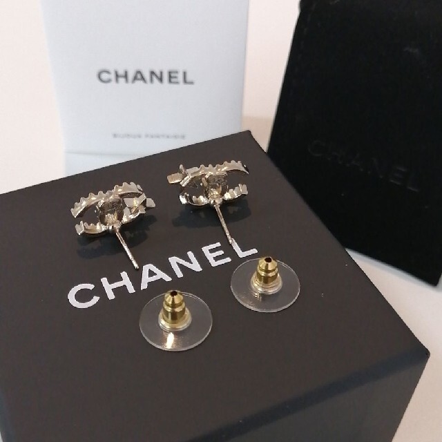 CHANEL - CHANEL シャネル 22年新作 スターココマークピアス 星 CHANEL - CHANEL シャネル 22年新作 スターココマークピアス 星