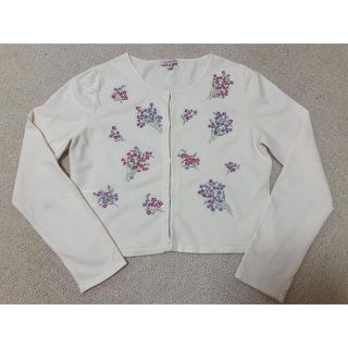 トッカ(TOCCA)のTOCCA トッカ ♥︎ お花刺繍のボレロ カーディガン ホワイト系(カーディガン)