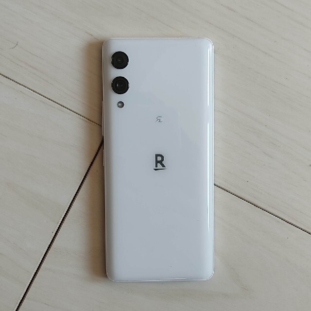 Rakuten(ラクテン)のRakuten Hand 5g 中古 スマホ/家電/カメラのスマートフォン/携帯電話(スマートフォン本体)の商品写真