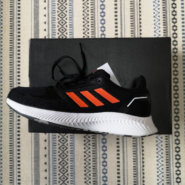 adidas(アディダス)のアディダス　シューズ　24cm キッズ/ベビー/マタニティのキッズ靴/シューズ(15cm~)(スニーカー)の商品写真