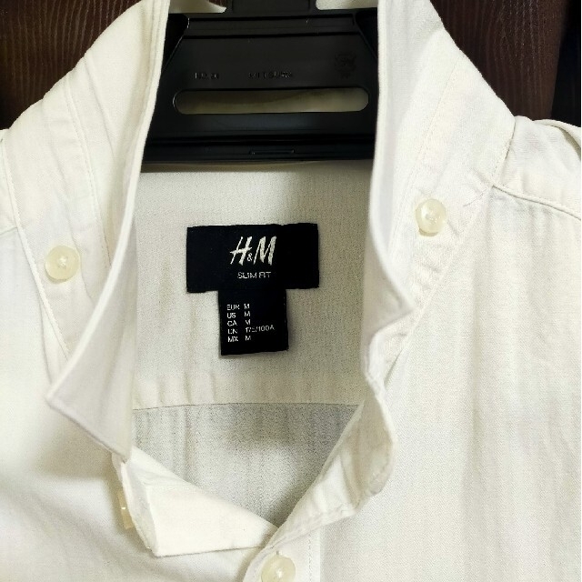 H&M(エイチアンドエム)のH&M ワイシャツ ホワイト 蝶ネクタイ付 長袖 used 送料込 メンズのトップス(シャツ)の商品写真