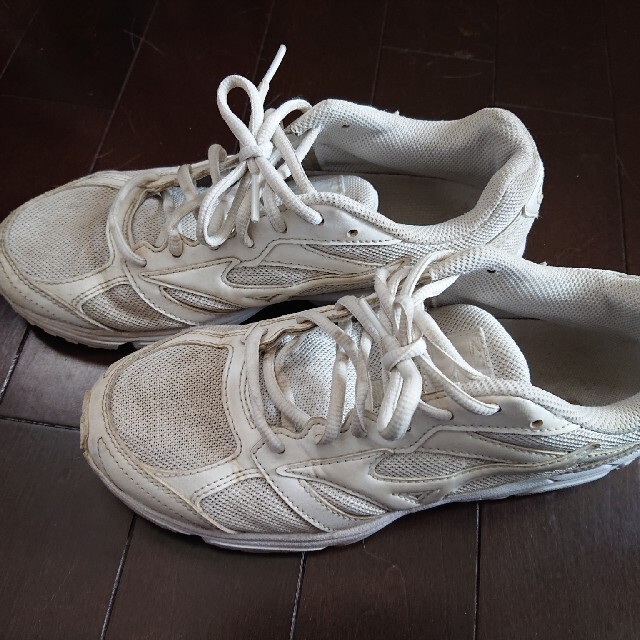 MIZUNO(ミズノ)の中古 運動靴 白 ミズノ X10 キッズ/ベビー/マタニティのキッズ靴/シューズ(15cm~)(スニーカー)の商品写真