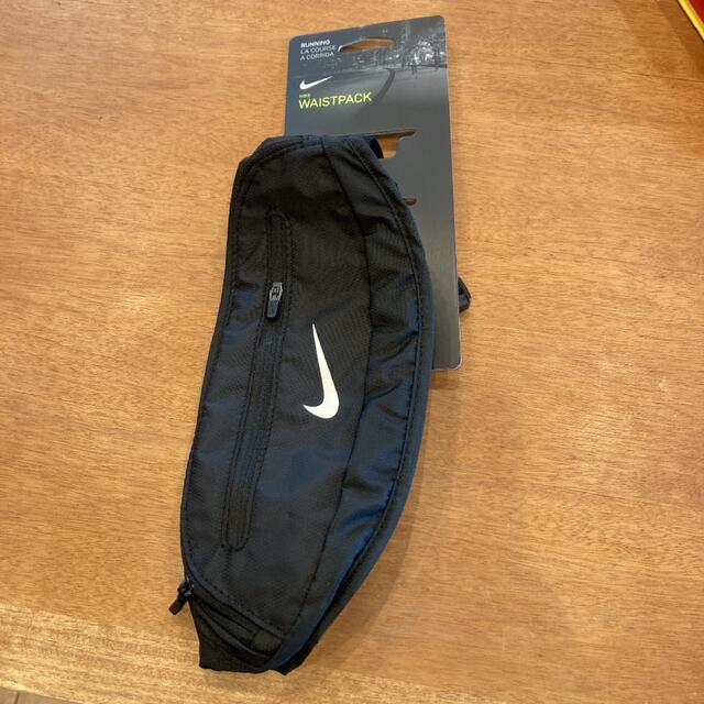 新品未使用NIKEウエストポーチ ランニング エクササイズ | d-edge.com.br