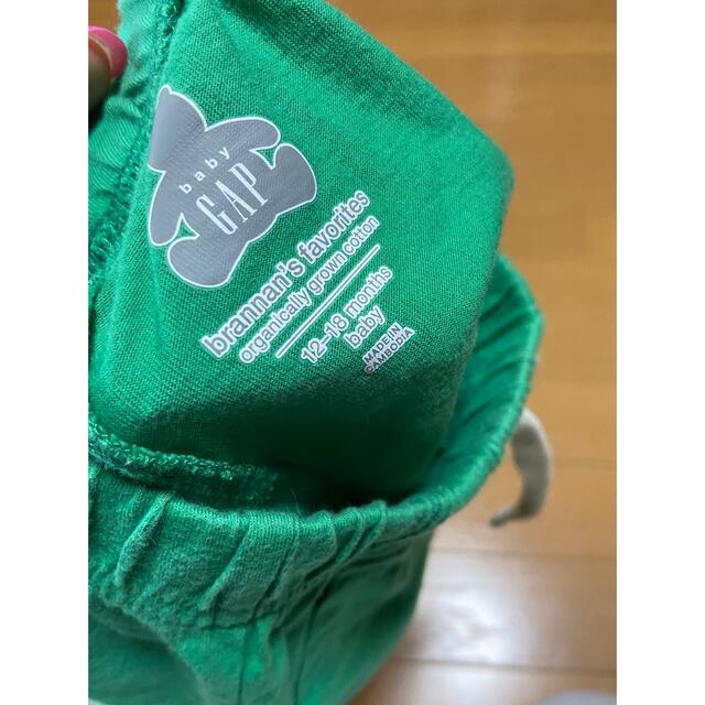 babyGAP(ベビーギャップ)のGapベビー　80cm 短パン　濃い緑ブラジリアングリーン キッズ/ベビー/マタニティのベビー服(~85cm)(パンツ)の商品写真