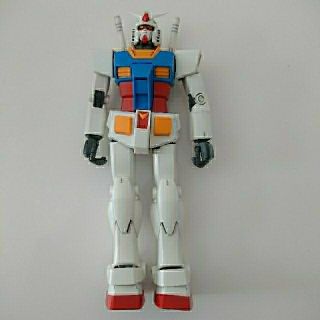 バンダイ(BANDAI)のガンダム RX-78-2 1/100 MG 30周年モデル 組立済(プラモデル)