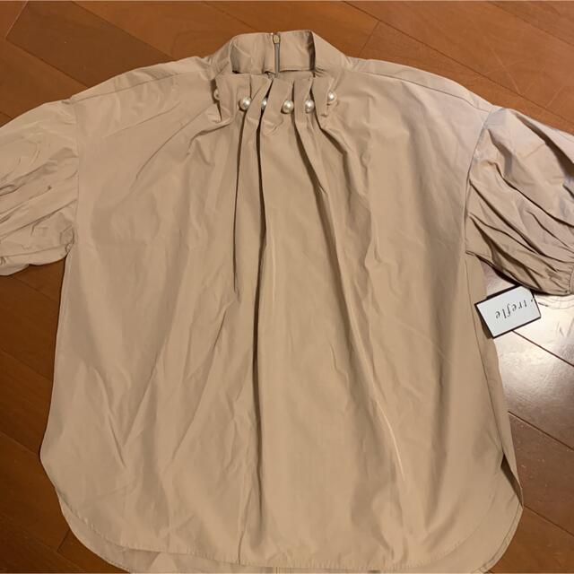 新品未使用 ビッグパールブラウス TREFLE+1 - シャツ/ブラウス(半袖/袖