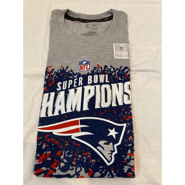 【NFL新品】おまけ付き　Tシャツ　ペイトリオッツ スポーツ/アウトドアのスポーツ/アウトドア その他(アメリカンフットボール)の商品写真