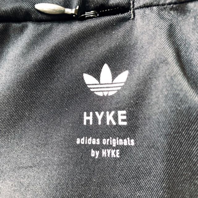 HYKE(ハイク)のHYKE アディダス ジョガーパンツ トラックパンツ 黒 M トレフォイル　白 レディースのパンツ(カジュアルパンツ)の商品写真