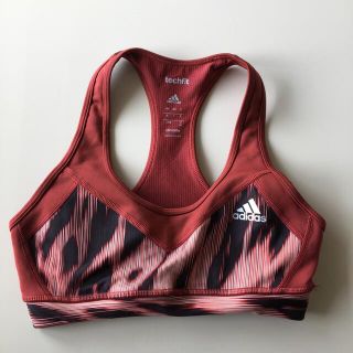 アディダス(adidas)のadidas カップ付きトップス(トレーニング用品)