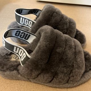 アグ(UGG)のUGG FLUFF YEAHSLIDE グレー(サンダル)