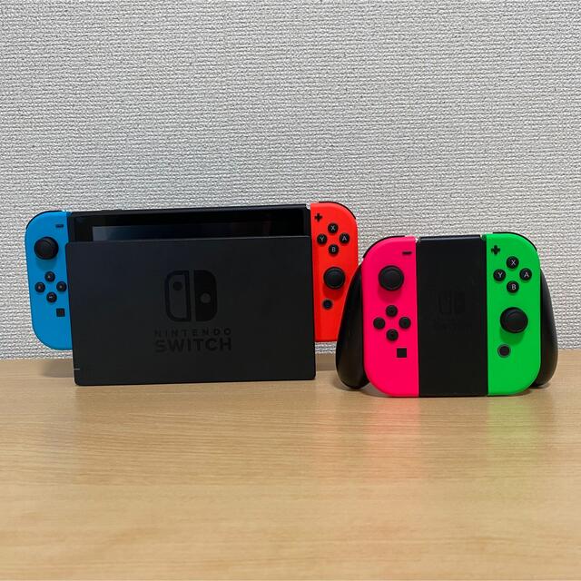 Nintendo Switch(joy-con2つ、ソフト、ケース付き) Nintendo Switch(joy-con2つ、ソフト、ケース付き)