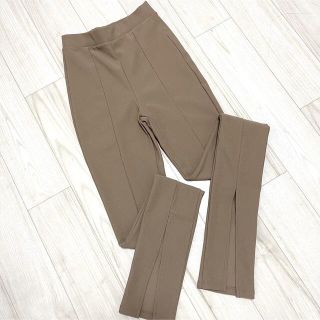 ザラ(ZARA)のZARA フロント　スリッド　パンツ　新品　未使用　タグ付き(カジュアルパンツ)