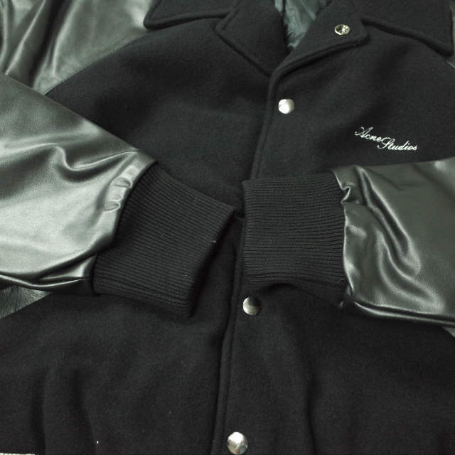 Acne Studios(アクネストゥディオズ)のAcne Studios 21SS レザー スタジャン ボンバージャケット 44 メンズのジャケット/アウター(スタジャン)の商品写真