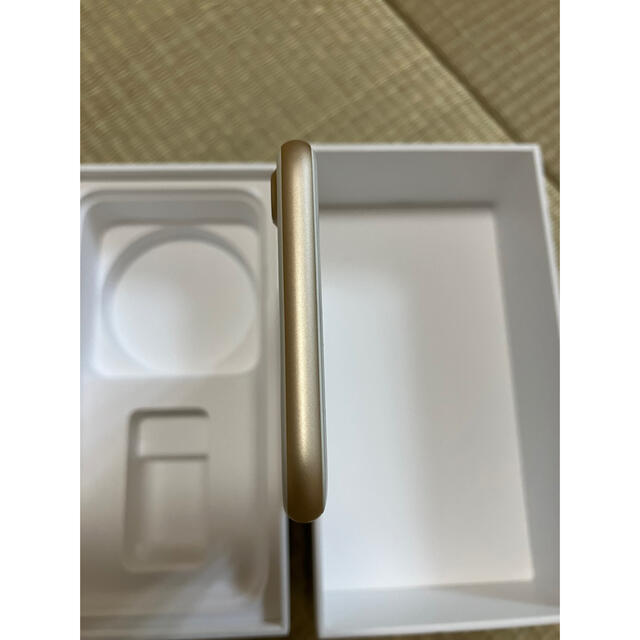 iPhone 7 32GB ゴールド 5