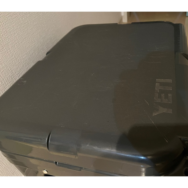 値下げ❗️YETI COOLERS TUNDRA 35qt CHARCOAL  スポーツ/アウトドアのアウトドア(その他)の商品写真