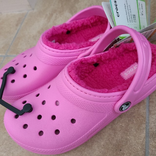 crocs(クロックス)のクロックス　21cm　新品タグ付き キッズ/ベビー/マタニティのキッズ靴/シューズ(15cm~)(サンダル)の商品写真