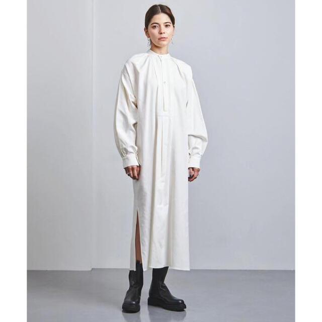 HYKE(ハイク)のHYKE smock dress ワンピース レディースのワンピース(ロングワンピース/マキシワンピース)の商品写真