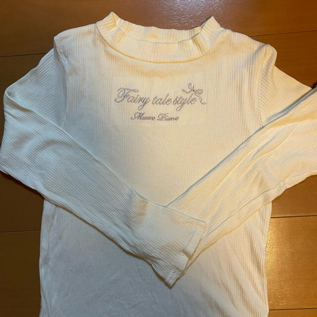 mezzo piano(メゾピアノ)のメゾピアノ長袖オフホワイトTシャツ　Lサイズ キッズ/ベビー/マタニティのキッズ服女の子用(90cm~)(Tシャツ/カットソー)の商品写真