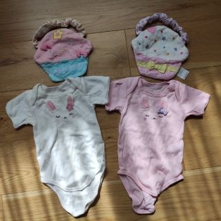 マザウェイズ(motherways)の【2割引きしました】マザウェイズ 新生児用 ロンパース スタイ 4点セット(ロンパース)