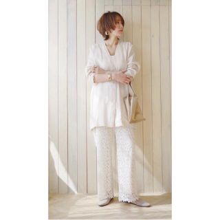 TODAYFUL カラーレスサテンシャツ キナリ-