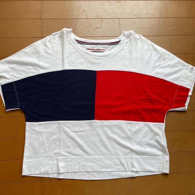 TOMMY HILFIGER(トミーヒルフィガー)のTOMMY HILFIGER  シャツ レディース レディースのトップス(Tシャツ(半袖/袖なし))の商品写真