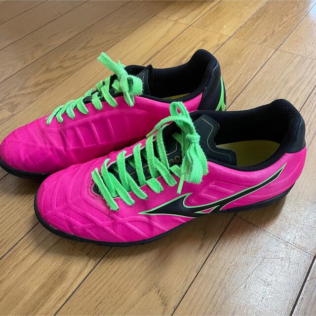 MIZUNO(ミズノ)のミズノ サッカー トレーニングシューズ トレシュー 23.5cm スポーツ/アウトドアのサッカー/フットサル(シューズ)の商品写真