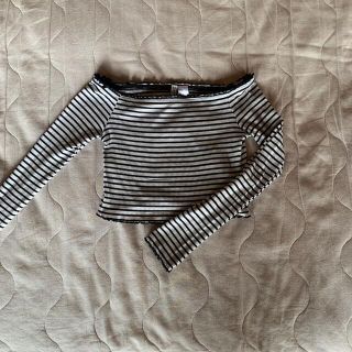 エイチアンドエム(H&M)のH&M ショート丈オフショルトップス(カットソー(長袖/七分))