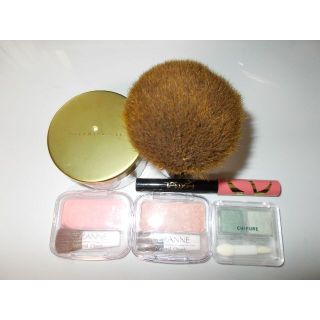 ベアミネラル(bareMinerals)の８個セット！ベアミネラルパウダー/フェイスブラシ/カブキブラシ/エクセル/セザン(チーク/フェイスブラシ)