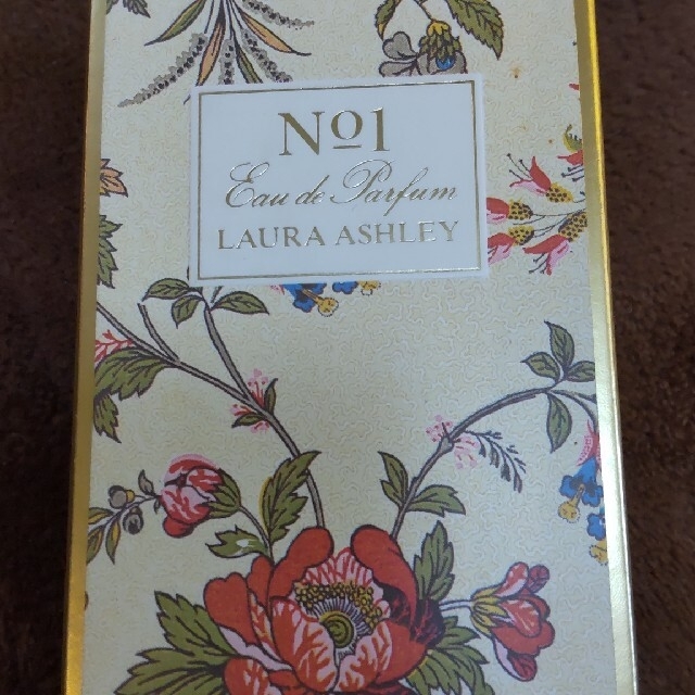 LAURA ASHLEY(ローラアシュレイ)のLAULA ASHLEY № 1 コスメ/美容の香水(香水(女性用))の商品写真