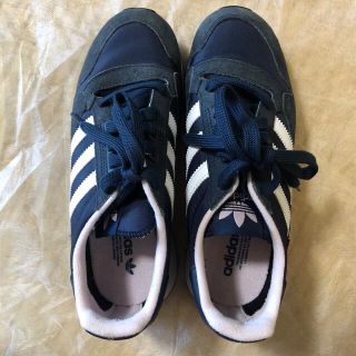 アディダス(adidas)のadidasスニーカー(スニーカー)