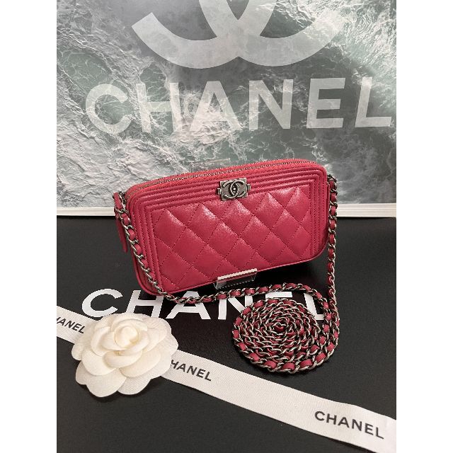 CHANEL(シャネル)の☆正規超極美品☆シャネル　ボーイ　チェーンウォレット　ラムスキン　ピンク♪ レディースのバッグ(ショルダーバッグ)の商品写真