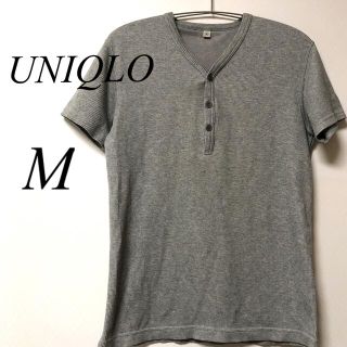 ユニクロ(UNIQLO)のメンズ　UNIQLO Ｖネックボタン付き　半袖カットソー　Mサイズ(Tシャツ/カットソー(半袖/袖なし))