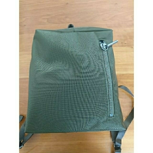 美品 POMTATA/ポンタタ/SLIG MINI RUCK 四角 スクエア レディースのバッグ(リュック/バックパック)の商品写真