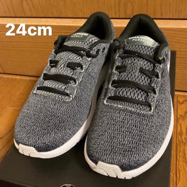 UNDER ARMOUR(アンダーアーマー)のUNDER ARMOUR UA チャージド パスート 2 ツイスト 24cm レディースの靴/シューズ(スニーカー)の商品写真