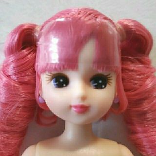 タカラトミー(Takara Tomy)の【専用です】リカちゃん ピンクツインロール 本体+ピアス付き(キャラクターグッズ)