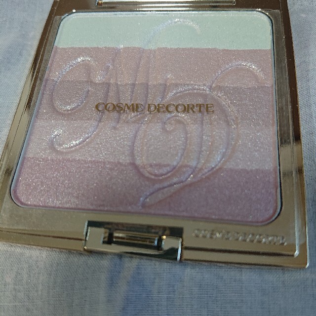 COSME DECORTE(コスメデコルテ)のコスメデコルテ マジーデコ フェイスパウダー コスメ/美容のベースメイク/化粧品(フェイスパウダー)の商品写真
