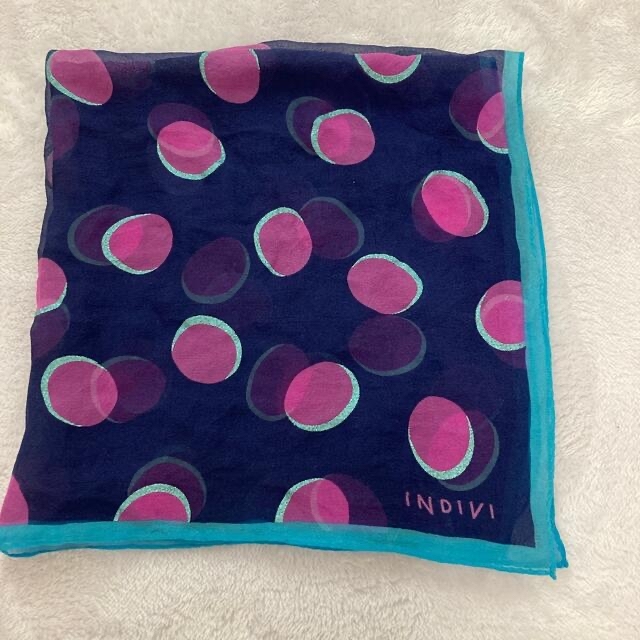 INDIVI(インディヴィ)のINDIVI スカーフ レディースのファッション小物(バンダナ/スカーフ)の商品写真